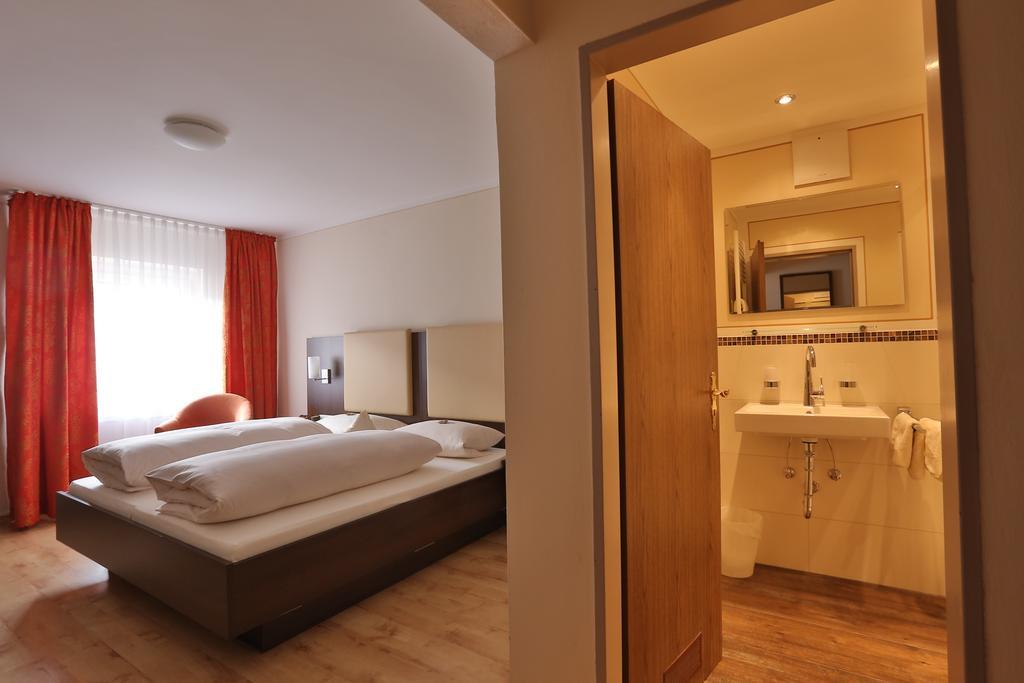 Hotel Bockmaier Oberpframmern Exteriör bild