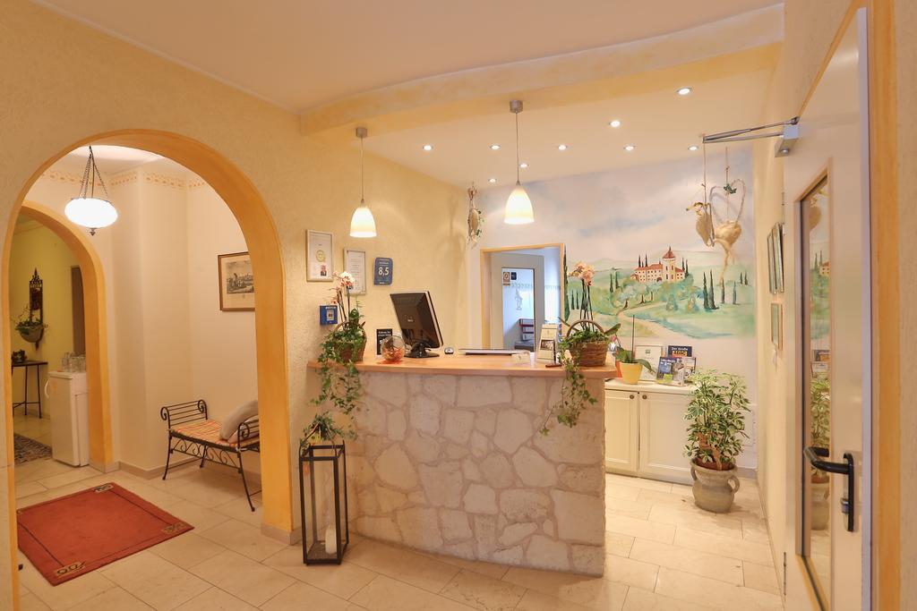 Hotel Bockmaier Oberpframmern Exteriör bild