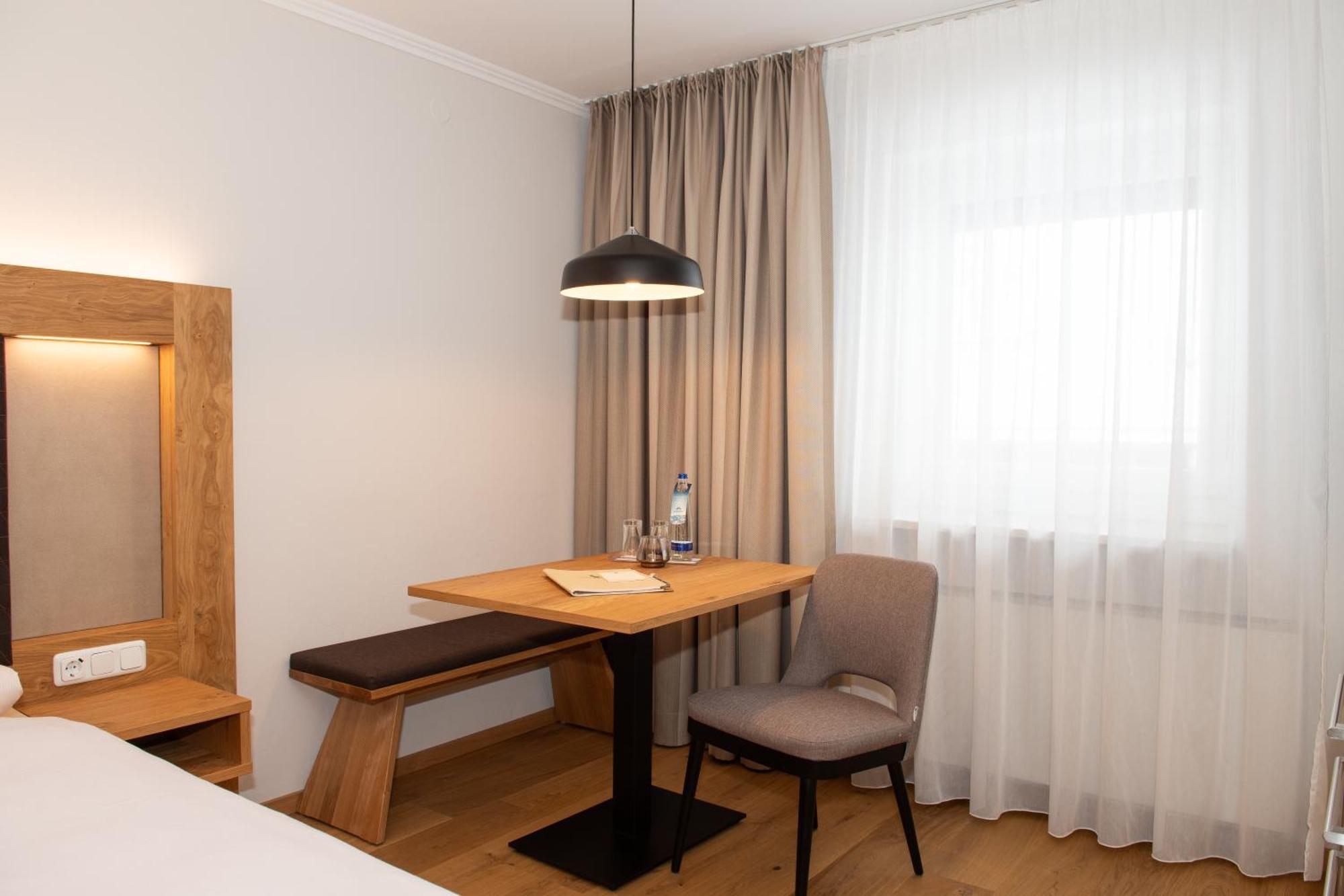 Hotel Bockmaier Oberpframmern Exteriör bild