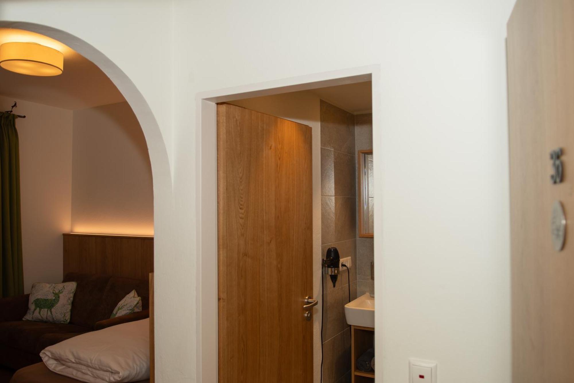 Hotel Bockmaier Oberpframmern Exteriör bild